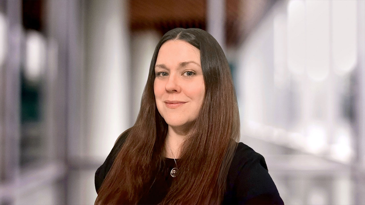 Headshot of Rachel Kerr