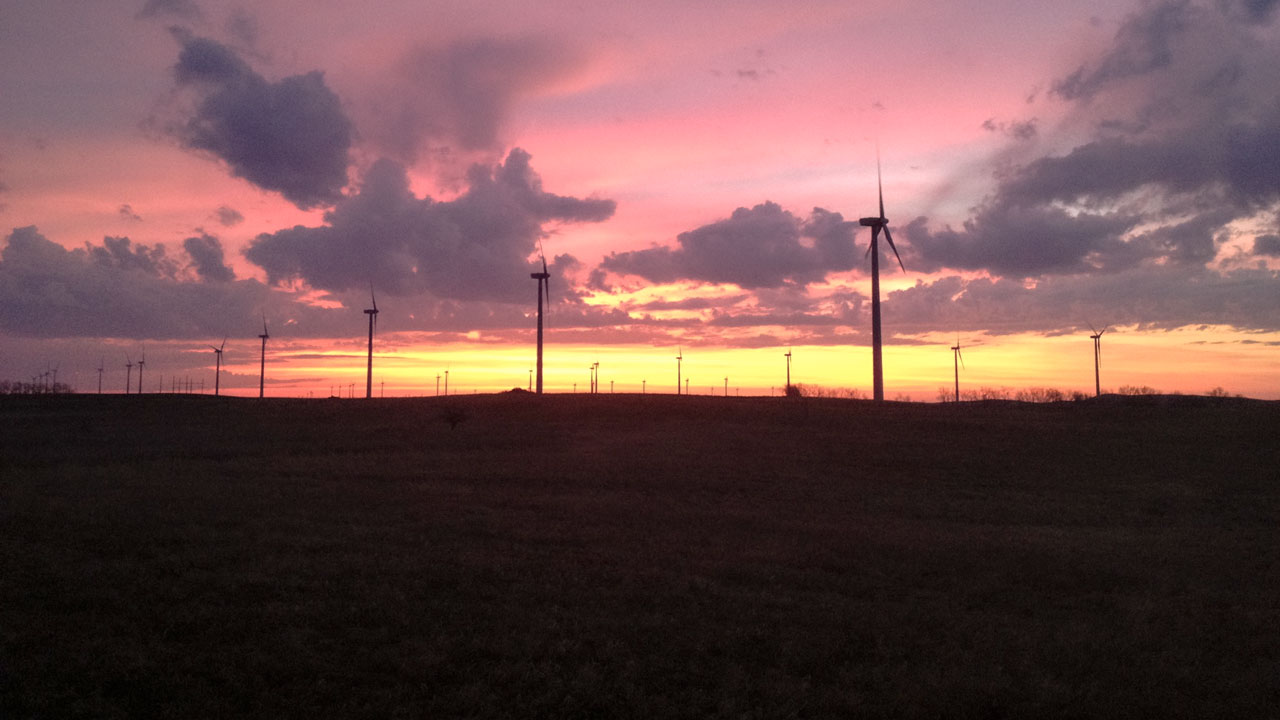 Projected CO2 emissions avoided from Tatanka Wind Farm are approximately 550,000 tons annually