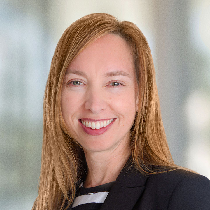 Headshot of Karen Stefiszyn