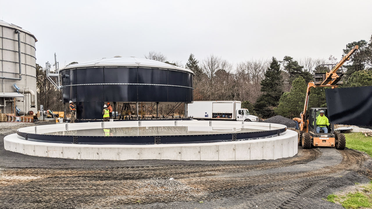 Leachate treatment reactor construction