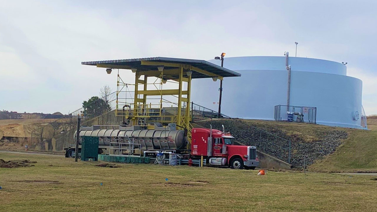 Leachate load-out with truck