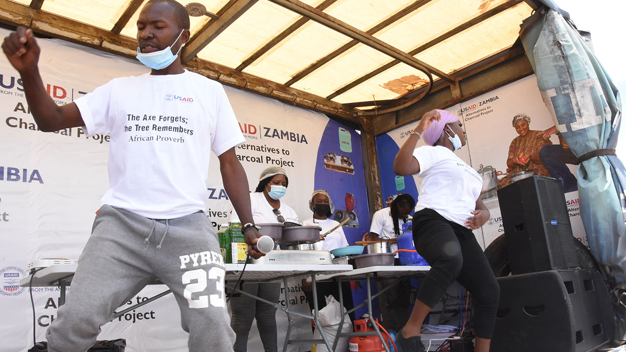 Tetra Tech staff members perform demonstration at Energy Week celebrations aimed at sensitizing Zambians on alternative sources of energy