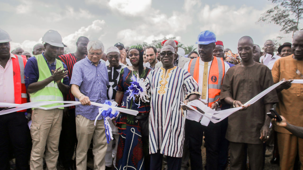 Minister of Internal Affairs Varney Sirleaf cuts the ribbon in an official dedication and opening of the LMWP water treatment plant