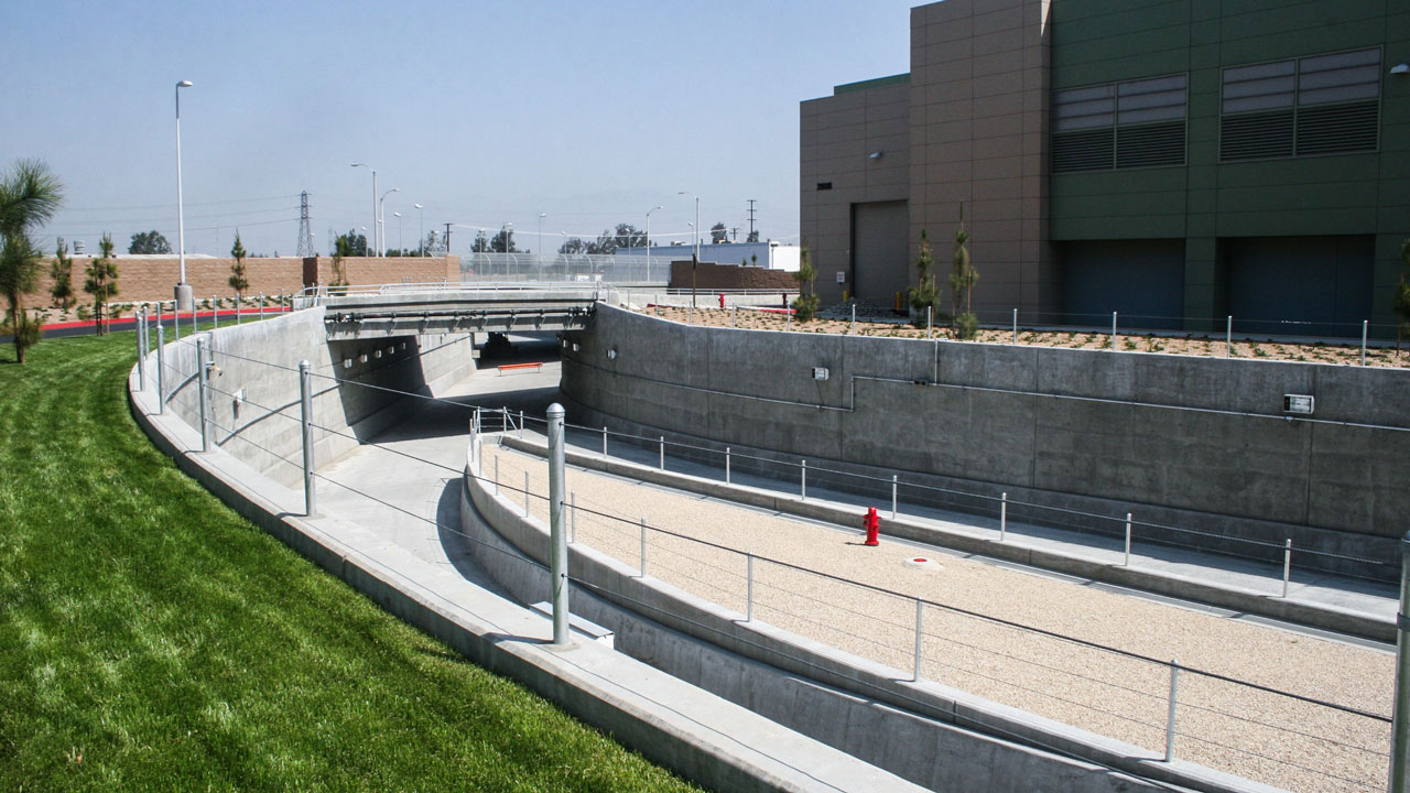 Access roadway from material recovery facility to a solid waste intermodal facility