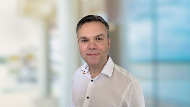 Headshot of Ahman Saumtally