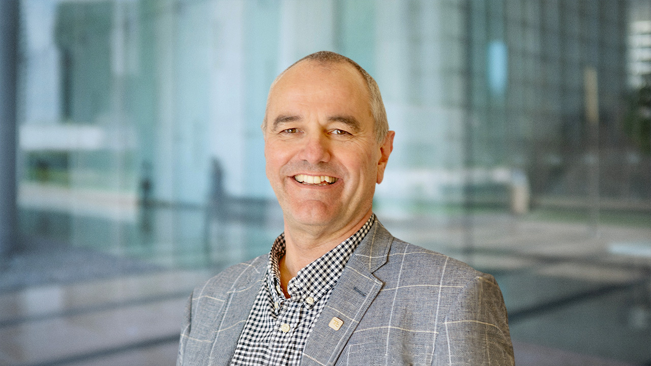 Headshot of Andrew Parkman