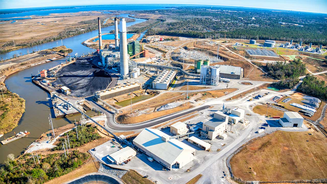 Aerial view of a power plant in Pensacola, Florida