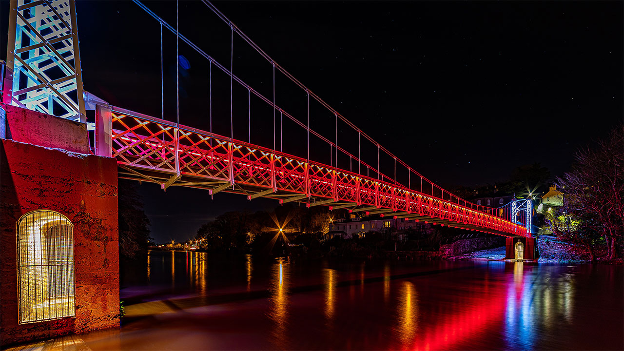 Night photo of Shakey Bridge in Cork