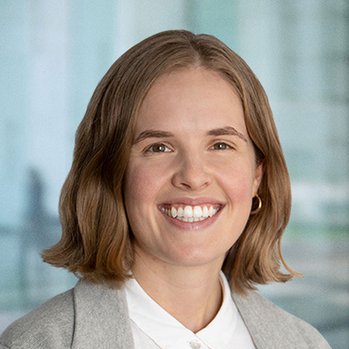 Headshot of Zoe Roberts